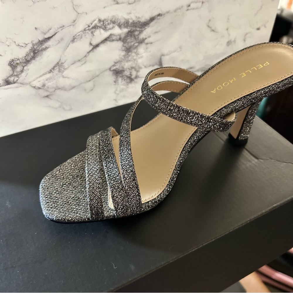 Pelle Moda Silver Strappy Heels NWT - Picture 10 of 15